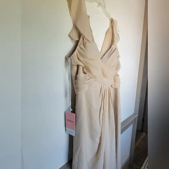 JJs House Champagne Midi Dress with Sweetheart Neckline - Picture 5 of 5